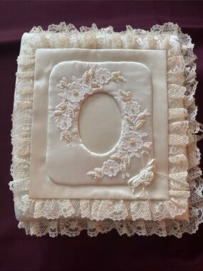 Vintage Handmade Ivory Lace Appliqué Keepsake Photo Album / Scrapbook